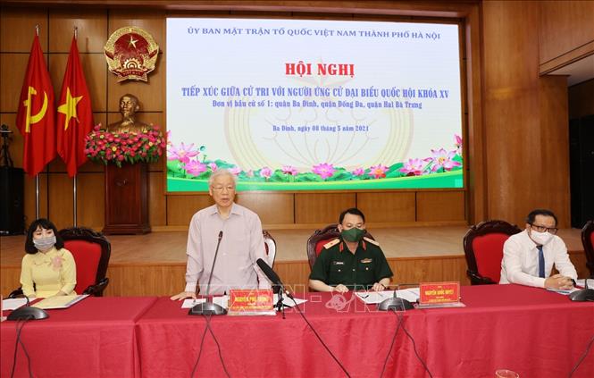Tổng Bí thư Nguyễn Phú Trọng và các ứng cử đại biểu Quốc hội tham gia vận động bầu cử