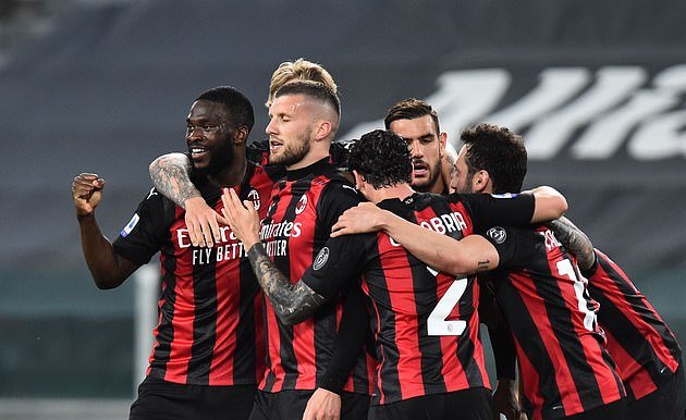 Ronaldo im tiếng, Juventus thua thảm Milan, 'out' luôn top 4
