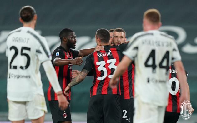 Ronaldo im tiếng, Juventus thua thảm Milan, 'out' luôn top 4