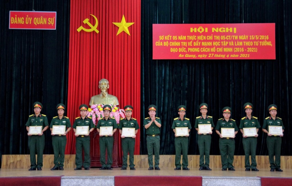 Hướng đến hình ảnh mẫu mực “Bộ đội Cụ Hồ” trong thời kỳ mới