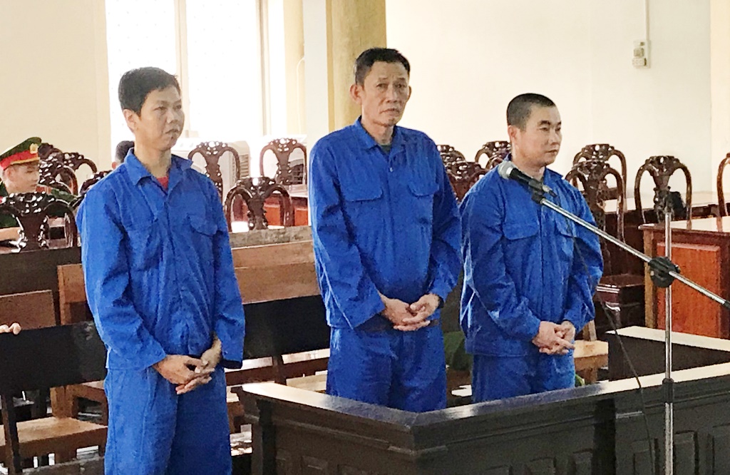 Đưa người “vượt biên” trái phép, 3 đối tượng lãnh án