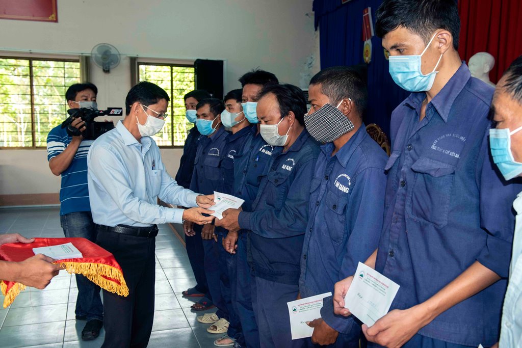 Liên đoàn Lao động huyện Tri Tôn hưởng ứng Tháng công nhân và Tháng hành động an toàn vệ sinh lao động năm 2021