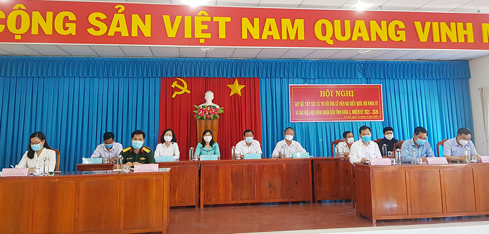 Ứng cử viên đại biểu Quốc hội và HĐND tỉnh tiếp xúc cử tri tại Tri Tôn