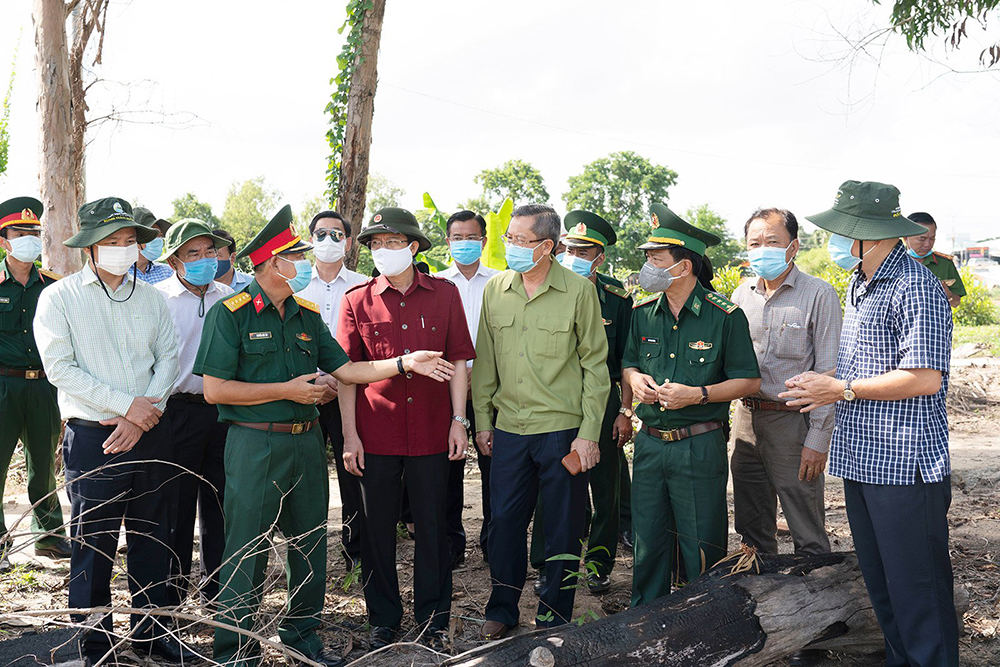 Bí thư Tỉnh ủy An Giang Lê Hồng Quang chỉ đạo: Cần phát huy vai trò "tai mắt" của nhân dân trong phòng, chống dịch bệnh COVID-19
