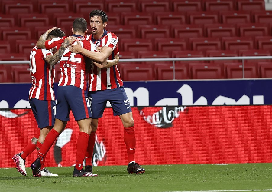 Oblak lên thần, Atletico chạm một tay vào ngôi vương