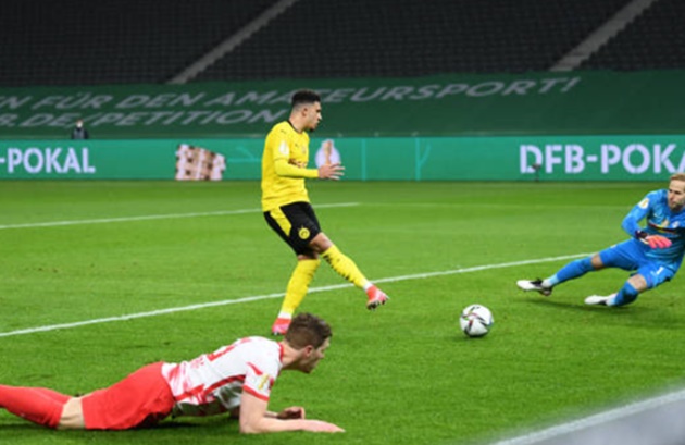 Haaland và Sancho hủy diệt tân HLV và tân binh Bayern, Dortmund lên ngôi
