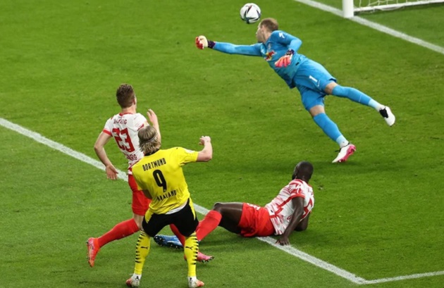 Haaland và Sancho hủy diệt tân HLV và tân binh Bayern, Dortmund lên ngôi