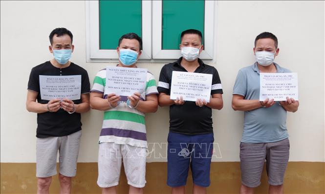 Phá đường dây đón người nhập cảnh trái phép vào Việt Nam