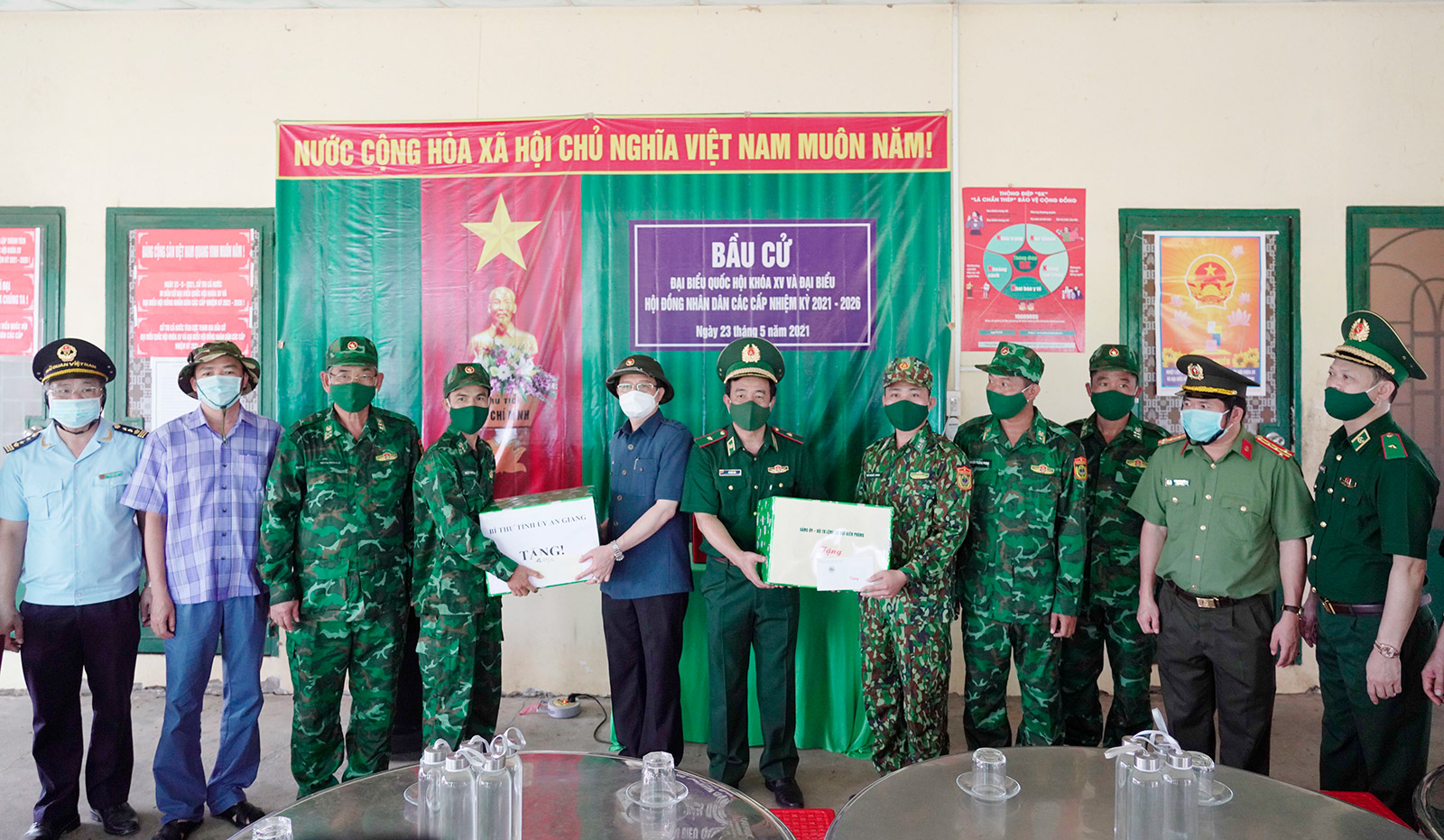 Lãnh đạo Bộ Tư lệnh Bộ đội Biên phòng và Tỉnh ủy An Giang thăm, động viên cán bộ, chiến sĩ tại các chốt biên giới