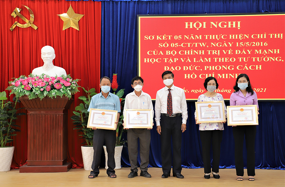 TP. Châu Đốc tiếp tục đẩy mạnh học tập và làm theo tư tưởng, đạo đức, phong cách Hồ Chí Minh