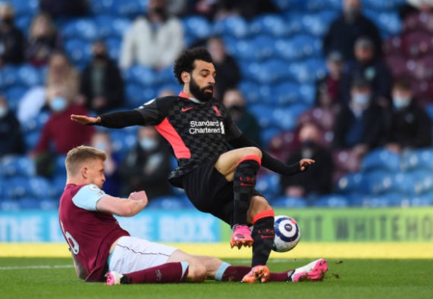 Vượt khó đại thắng, Liverpool qua mặt Leicester, tái xuất Top 4