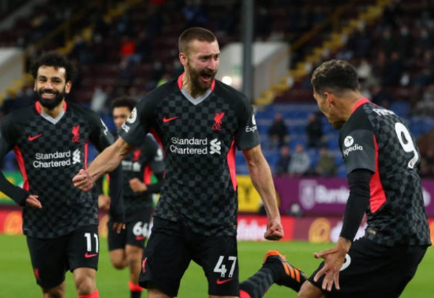 Vượt khó đại thắng, Liverpool qua mặt Leicester, tái xuất Top 4