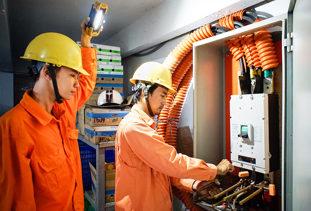 Công tác cấp điện cho khu vực biên giới (phục vụ bầu cử đại biểu Quốc hội khóa XV và đại biểu HĐND các cấp, nhiệm kỳ 2021-2026 trong tình hình phòng, chống dịch bệnh COVID-19)