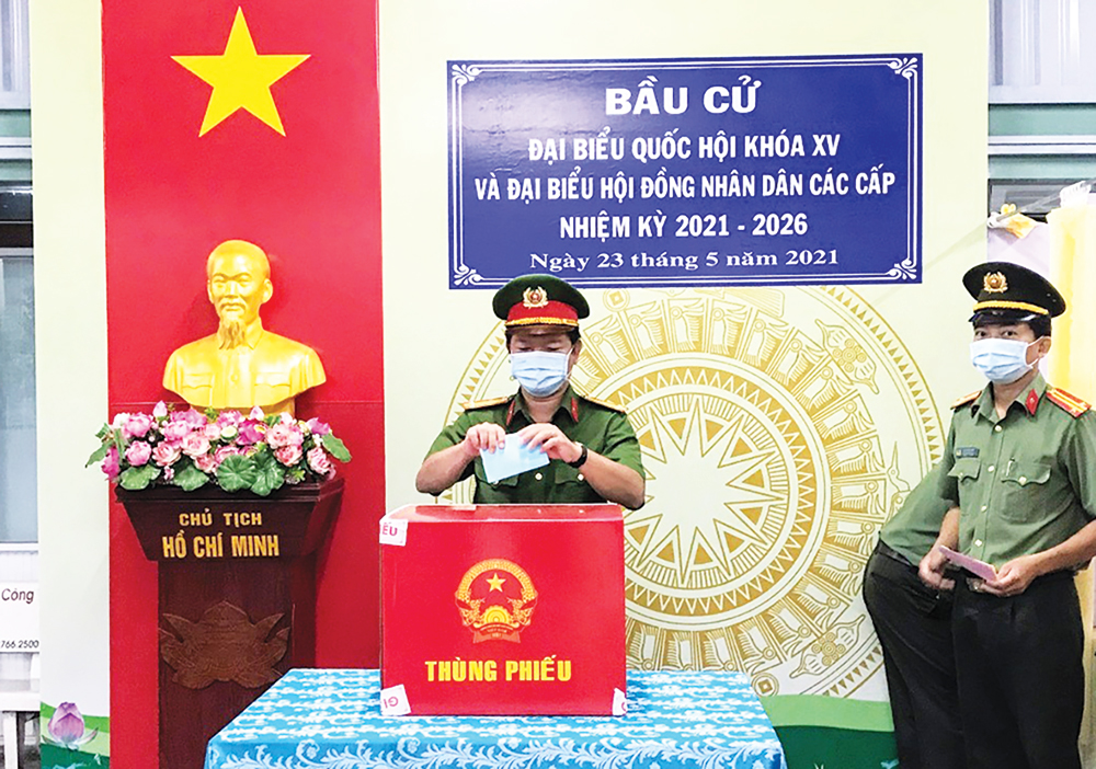 Rộn ràng ngày bầu cử