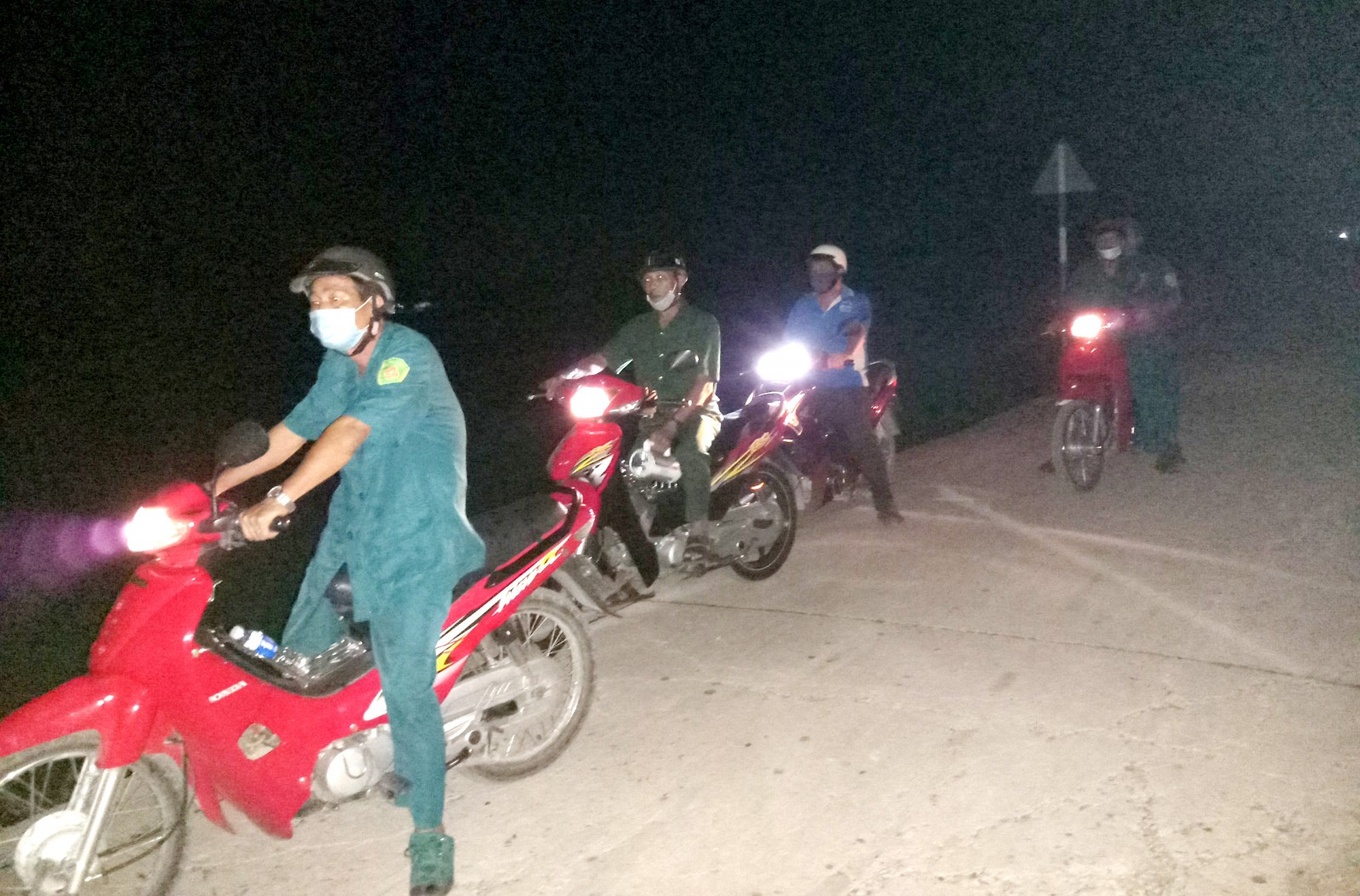 Quyết tâm vượt qua đại dịch - Kỳ 3: Phát huy vai trò “tai, mắt” của nhân dân