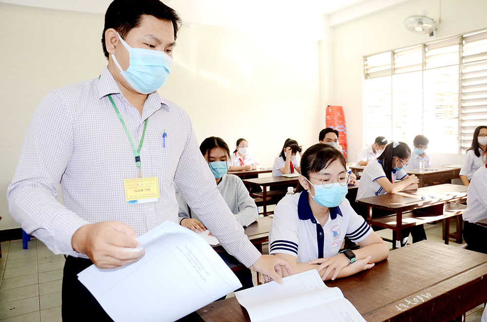 Đề thi môn Ngữ văn vừa sức, tổ chức thi an toàn