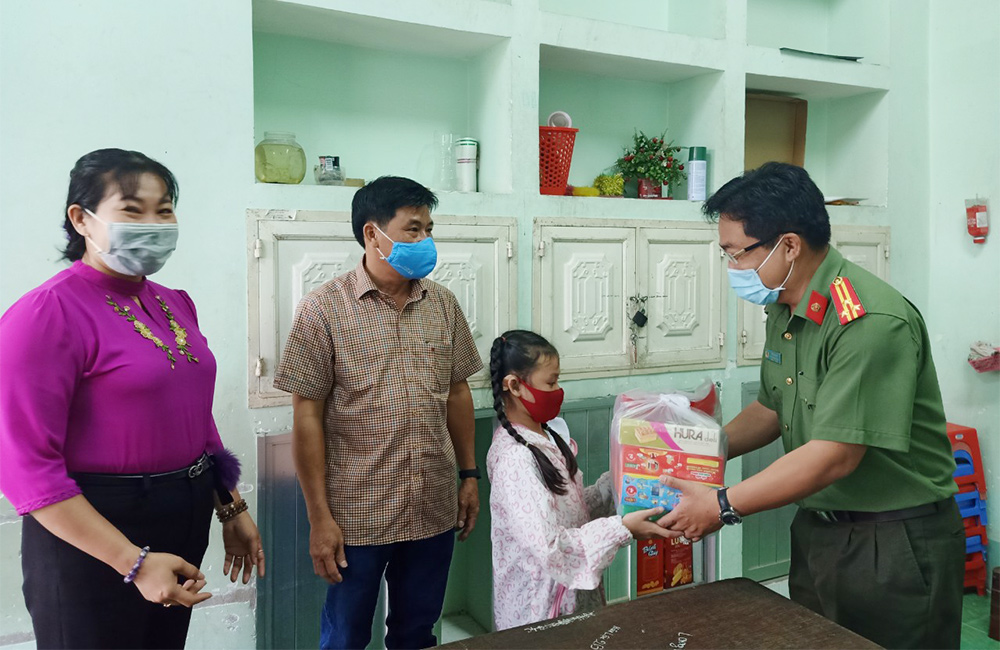 Bảo vệ trẻ em trong thiên tai, dịch bệnh
