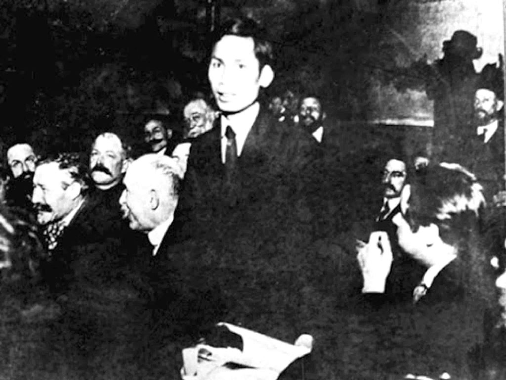 Những bước chân “đi tìm hình của nước”