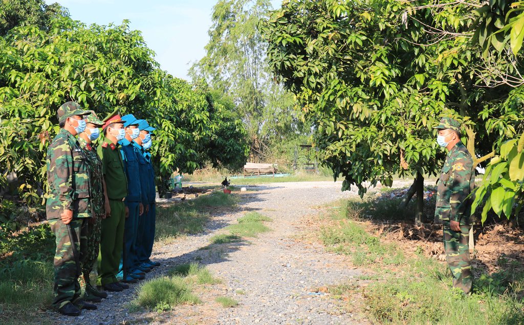 Ngày và đêm canh gác biên cương