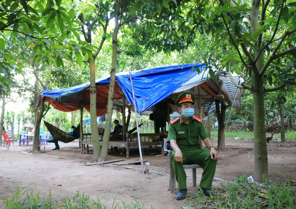 Ngày và đêm canh gác biên cương