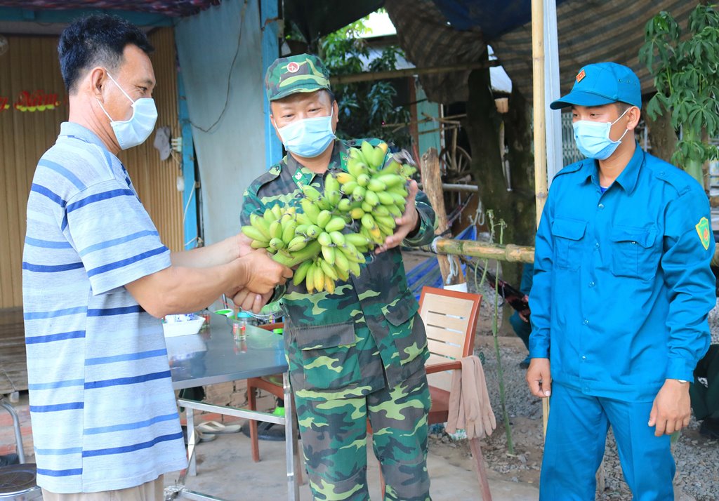Ngày và đêm canh gác biên cương