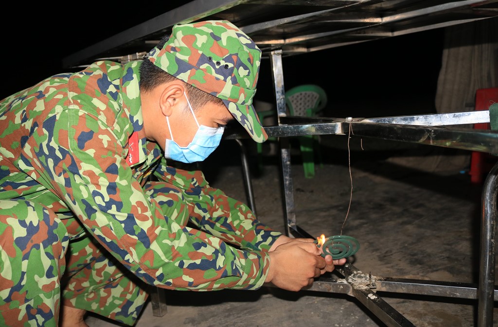 Ngày và đêm canh gác biên cương