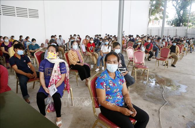 Diễn biến COVID-19 tại Campuchia tiếp tục gây lo ngại; Lào gia hạn phong tỏa lần 3