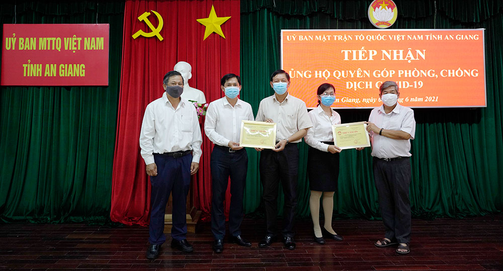 UBMTTQVN tỉnh An Giang tiếp nhận thêm 100 triệu đồng ủng hộ quỹ Phòng, chống dịch bệnh COVID-19 tỉnh