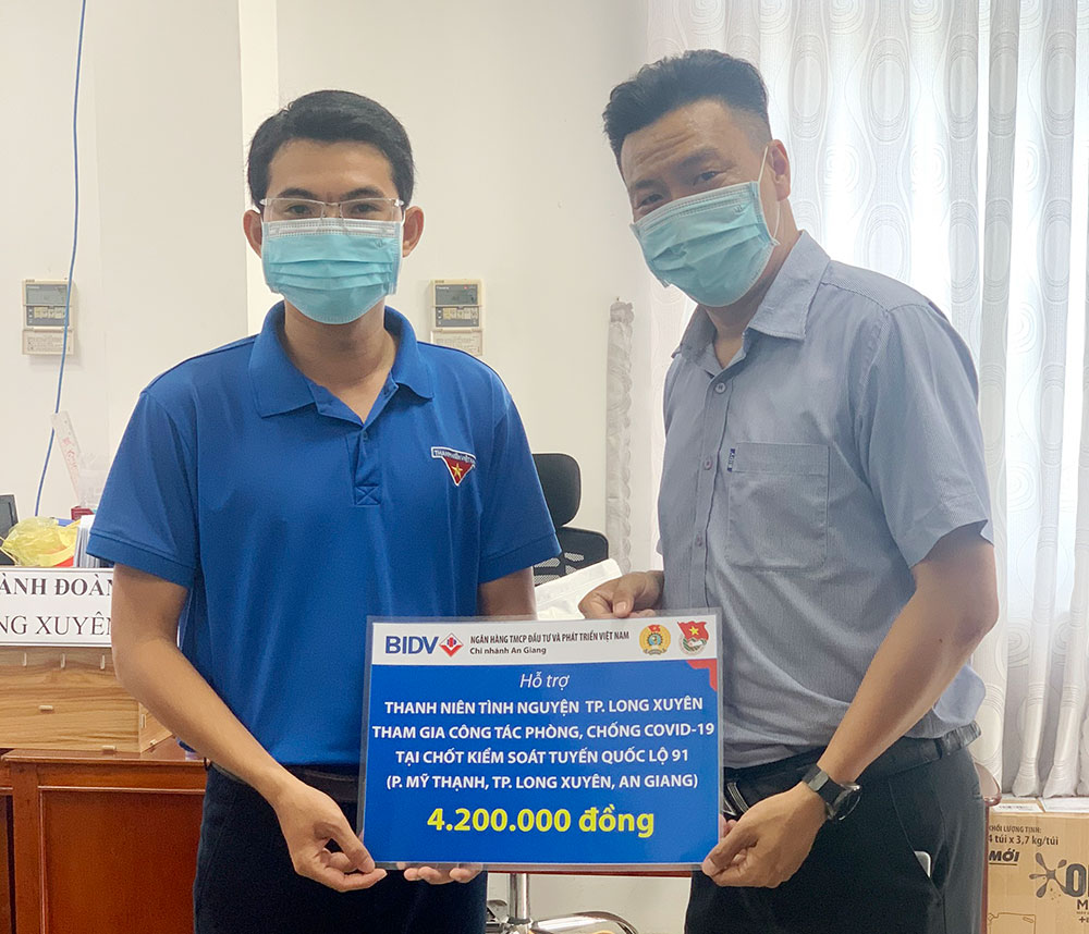 BIDV chi nhánh An Giang ủng hộ quỹ Phòng, chống chống dịch bệnh COVID-19 tỉnh 50 triệu đồng