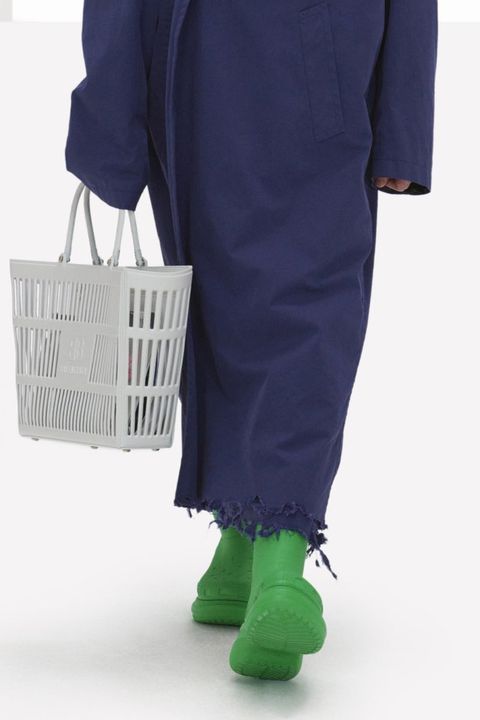 Balenciaga kết hợp Crocs tạo ra “đôi giày cao gót xấu xí”
