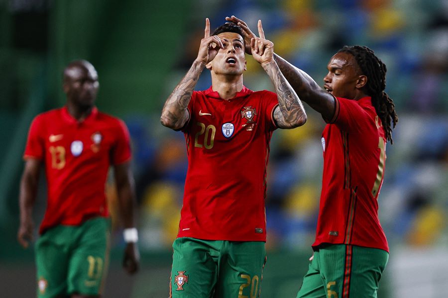 Ronaldo, Bruno Fernandes giúp Bồ Đào Nha thắng '4 sao'