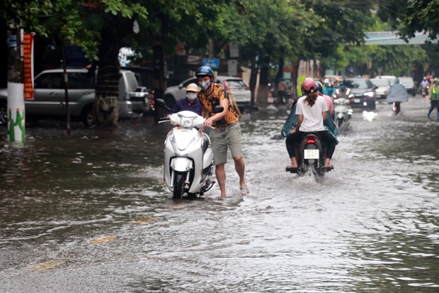 Mưa dông tiếp diễn ở Bắc Bộ, Thanh Hóa, đề phòng lũ quét và sạt lở đất