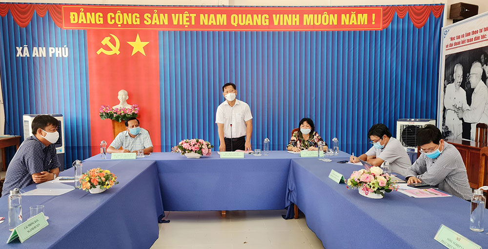 Phó Chủ tịch UBND tỉnh Trần Anh Thư kiểm tra công tác xây dựng nông thôn mới tại xã An Phú