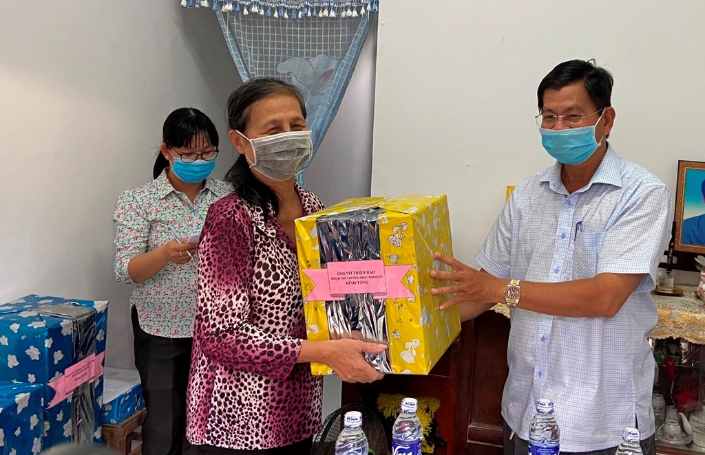 Trao nhà Đại đoàn kết cho 2 hộ cận nghèo ở phường Mỹ Phước