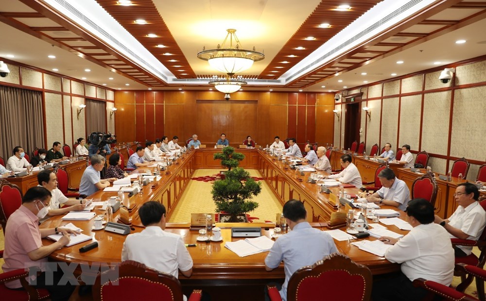 Tổng Bí thư chủ trì họp Bộ Chính trị họp về tình hình phòng chống dịch