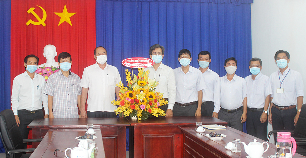 Chủ tịch UBND tỉnh An Giang Nguyễn Thanh Bình thăm, chúc mừng Ban Tuyên giáo Tỉnh ủy, Sở Thông tin và Truyền thông nhân dịp kỷ niệm 96 năm ngày Báo chí Cách mạng Việt Nam