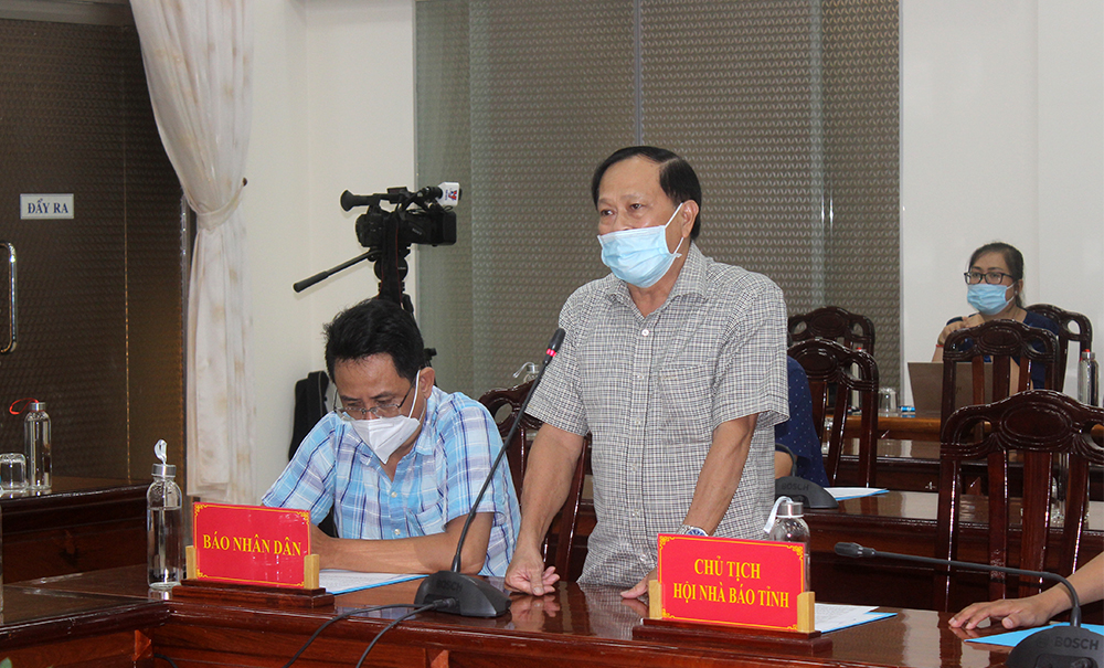Thường trực Tỉnh ủy An Giang thông tin tình hình liên quan việc buộc tháo dỡ, di dời bè cá, nhà nổi trên sông thuộc địa bàn thủ đô Phnôm Pênh