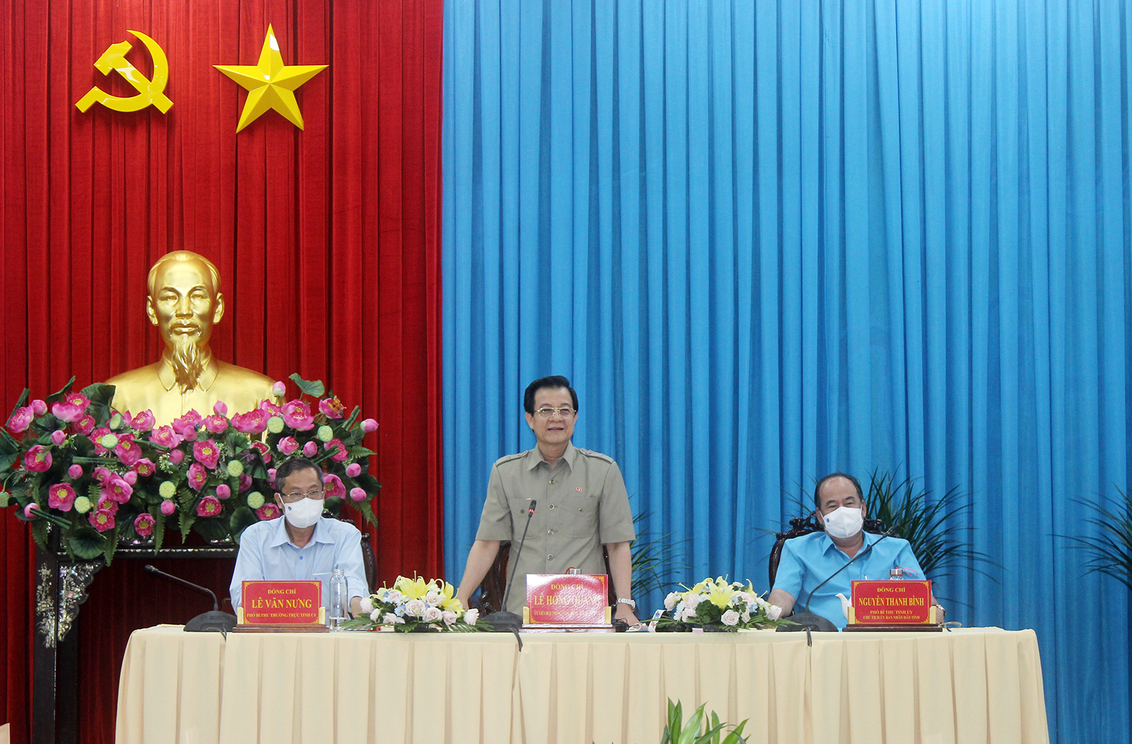 Thường trực Tỉnh ủy An Giang thông tin tình hình liên quan việc buộc tháo dỡ, di dời bè cá, nhà nổi trên sông thuộc địa bàn thủ đô Phnôm Pênh