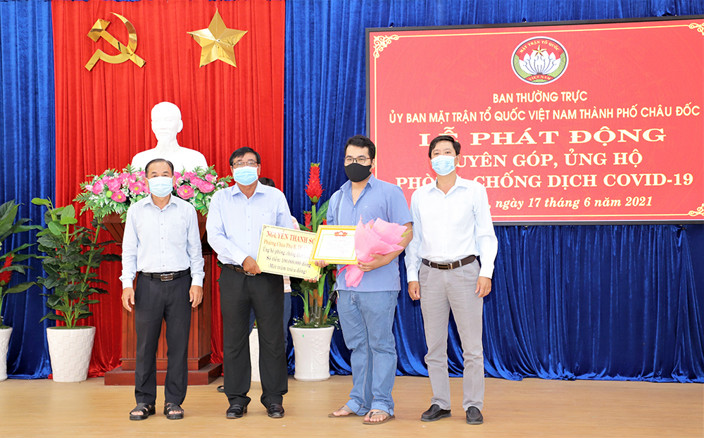 Ban Thường trực UBMTTQVN TP. Châu Đốc phát động quyên góp, ủng hộ phòng, chống dịch bệnh COVID-19