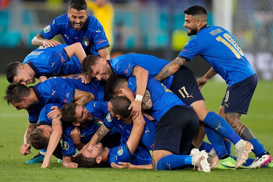 Xác định 3 đội đầu tiên giành vé vào vòng 1/8 EURO 2020