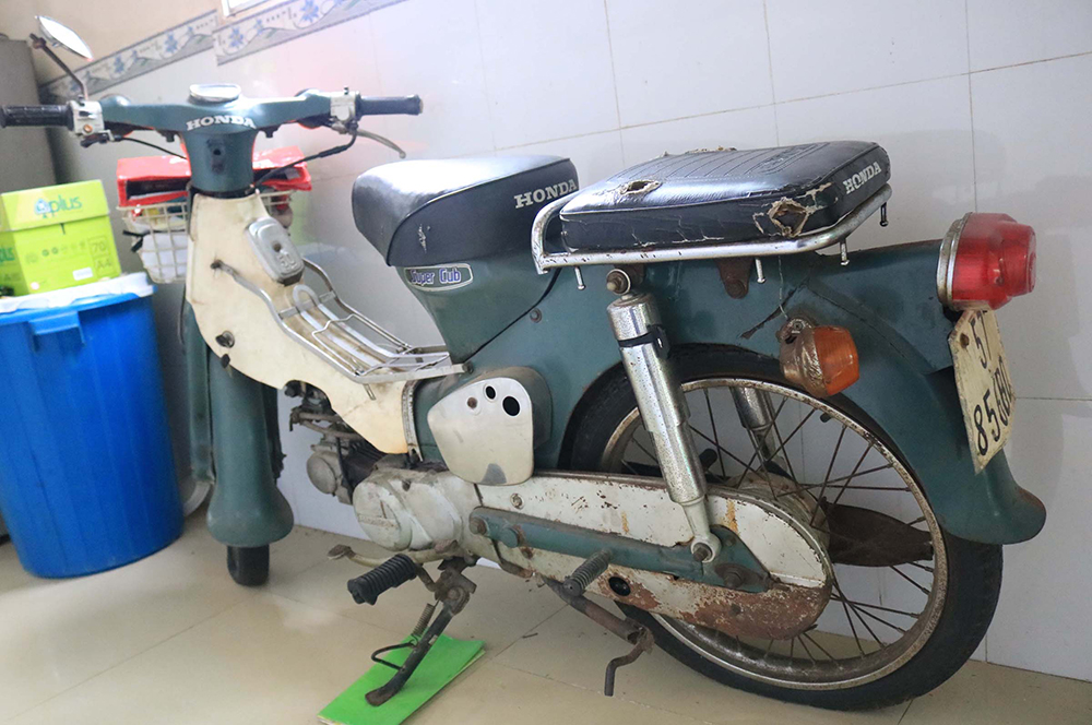 Đóa bạch liên trong chùa