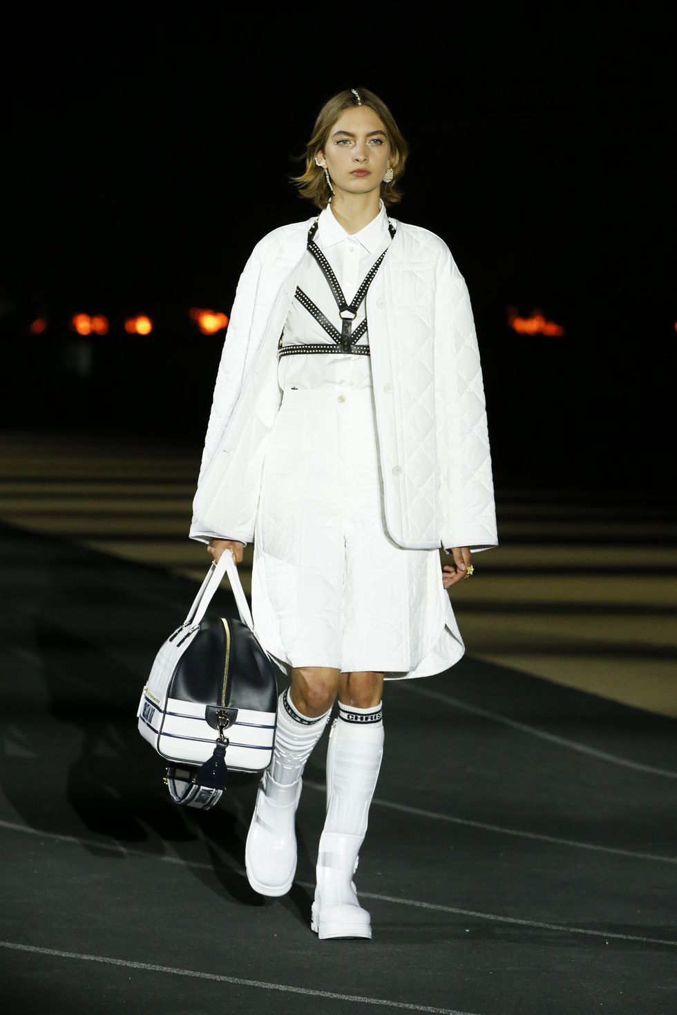 Cùng đến với Hy Lạp mùa hè này với Dior Cruise 2022