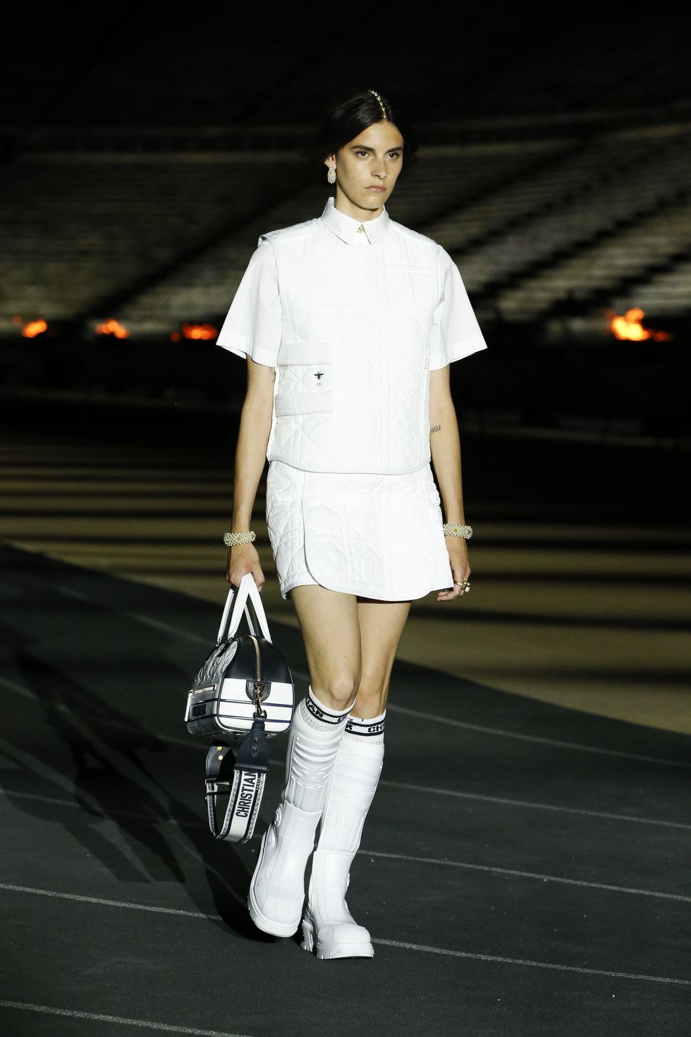 Cùng đến với Hy Lạp mùa hè này với Dior Cruise 2022
