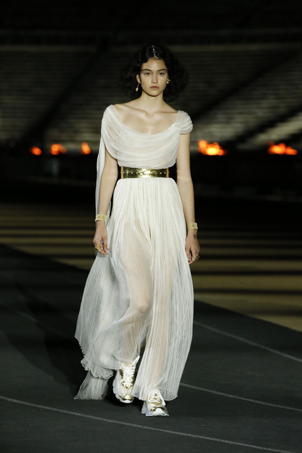 Cùng đến với Hy Lạp mùa hè này với Dior Cruise 2022