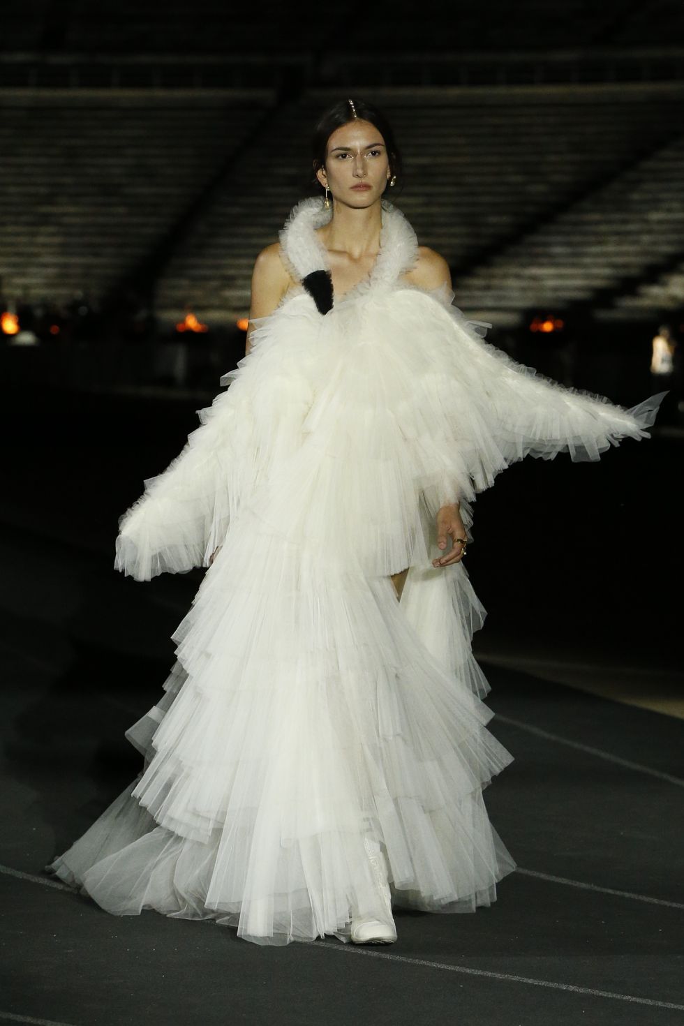 Cùng đến với Hy Lạp mùa hè này với Dior Cruise 2022
