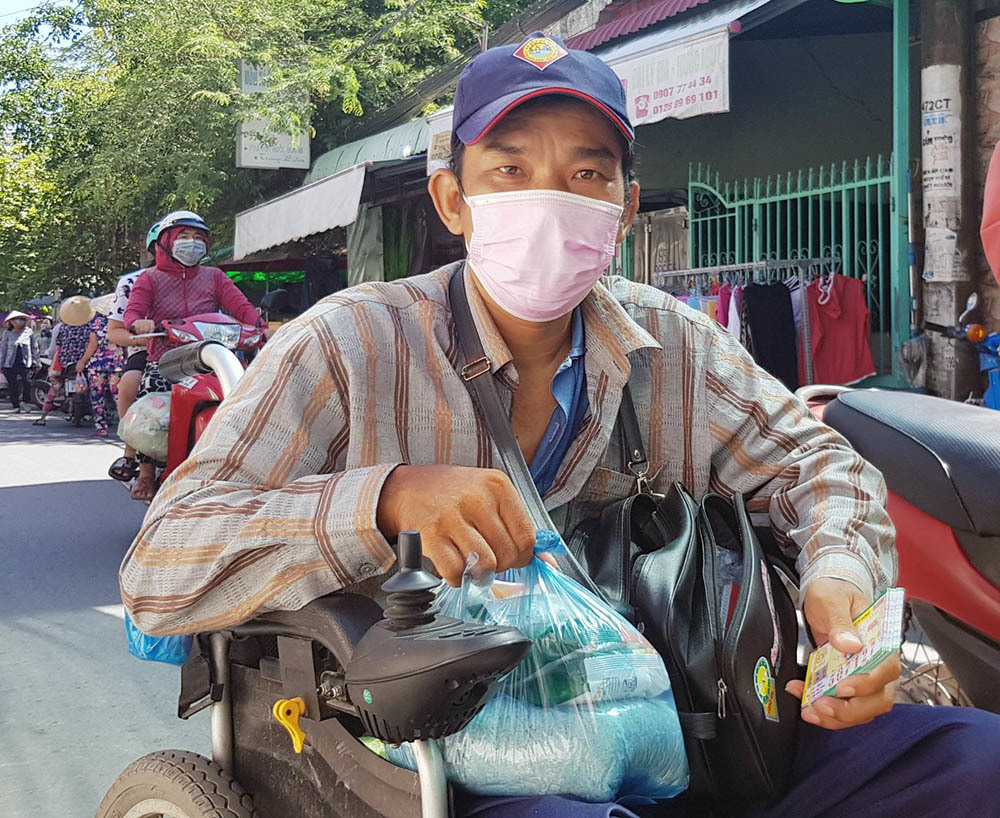 Phiên chợ đặc biệt ở Cần Thơ, người nghèo đến chợ mà lòng rưng rưng