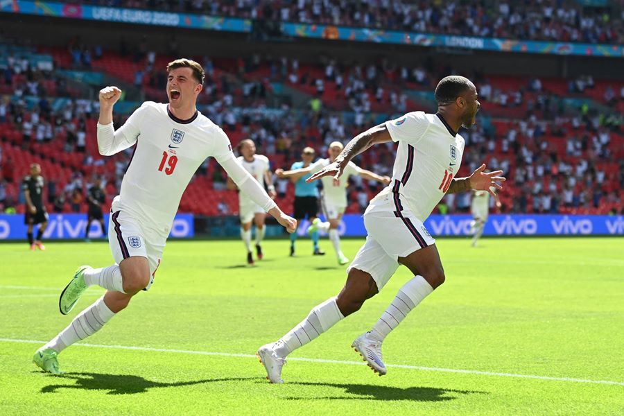 Anh bị UEFA dọa tước đăng cai chung kết EURO 2020