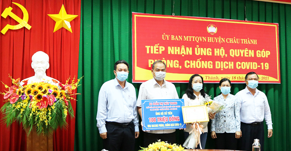 Châu Thành tiếp nhận 100 triệu đồng ủng hộ quỹ Phòng, chống dịch bệnh COVID-19