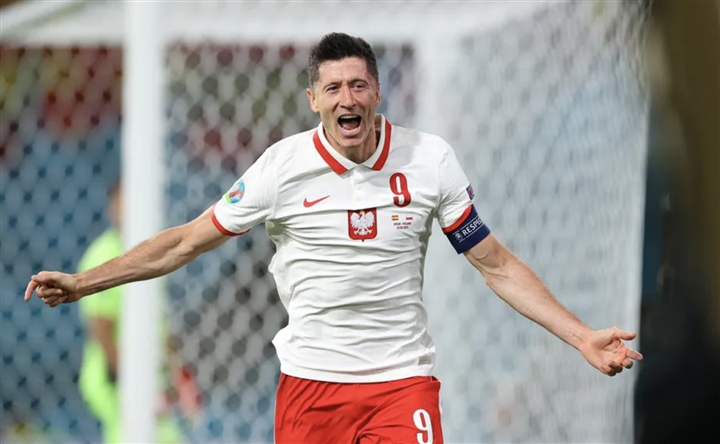 Lewandowski khai hỏa, Ba Lan cầm chân Tây Ban Nha