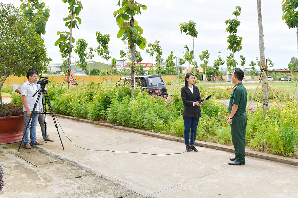 Khi người làm báo viết về người lính